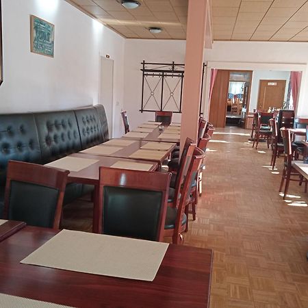 Hotel & Restaurant Zum Adlersberg Schleusingen Luaran gambar
